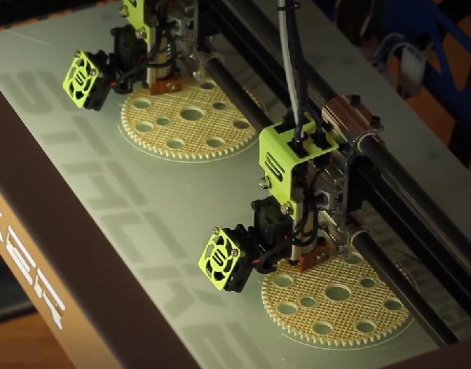 多噴頭同步複製3D列印機